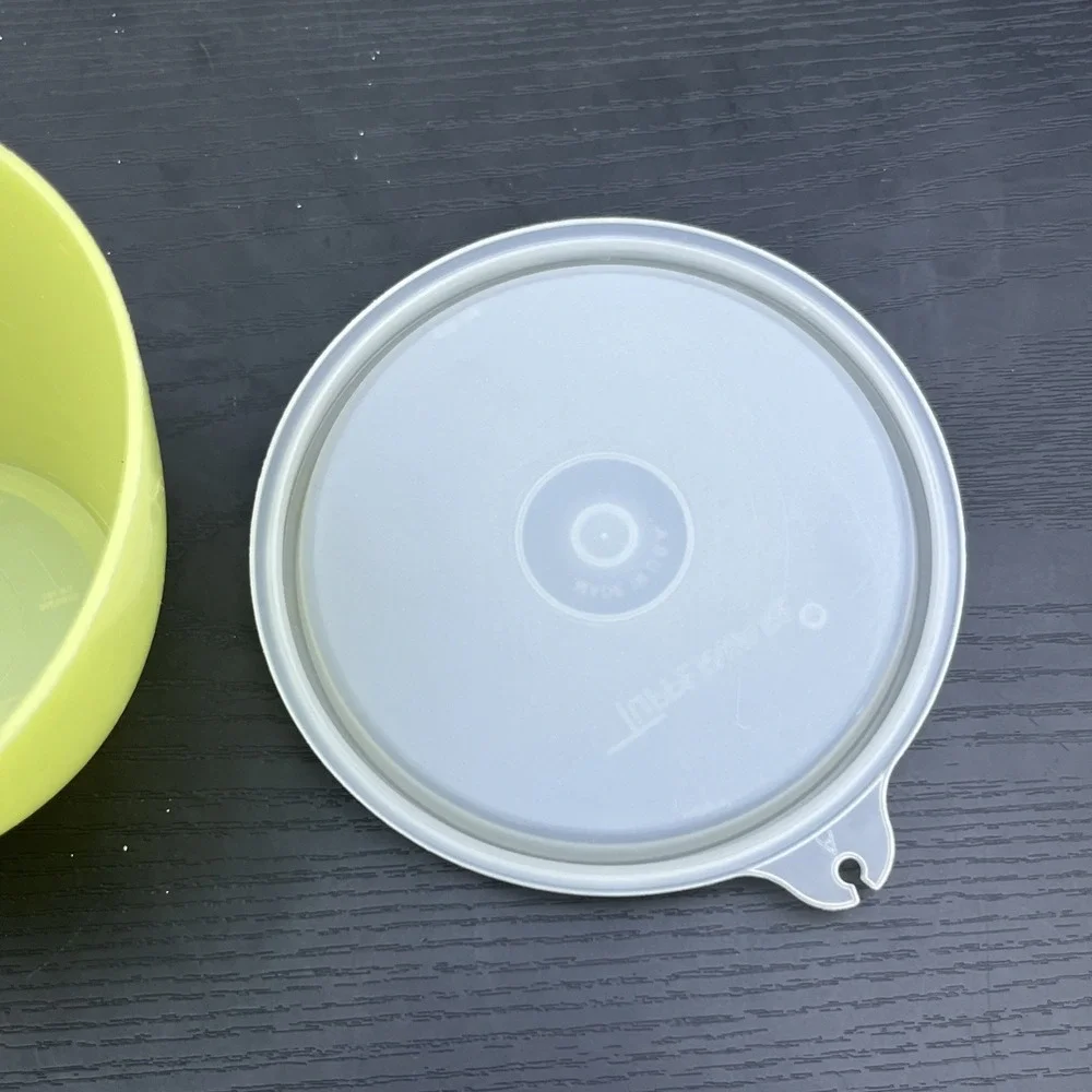 Tupperware vintage yellow